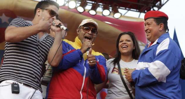 Chávez saluda a Los Cadillacs, Omar Enrique y Hany Kauam – CHAMOSAURIO